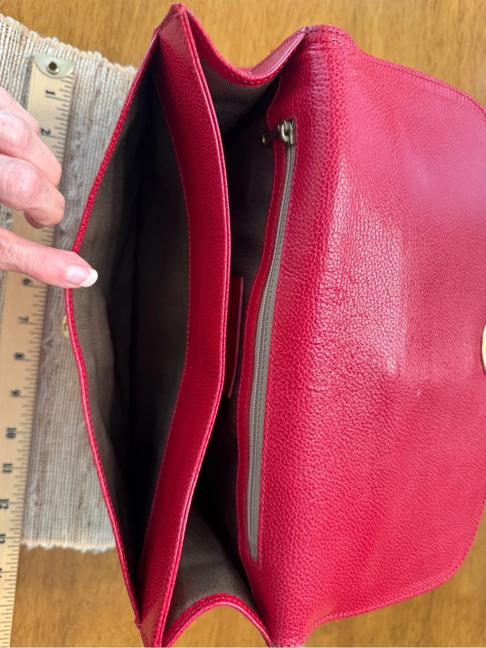 Vintage Coach Made in Italy Red Pebbled Leather Turn Lock Shoulder Bag - Picture 11 of 16